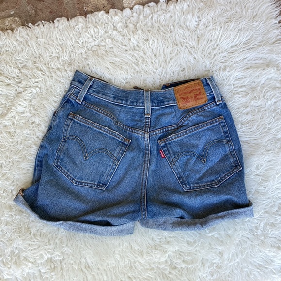 Levi’s 501 Premium Denim Distressed Button Fly Five Pocket Jean Shorts Sz 27 - Picture 3 of 12